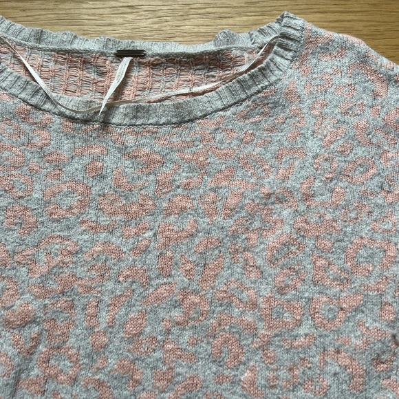 Free People Leopard Print Alpaca Wool Sweater - Size XS - Picture 3 of 5